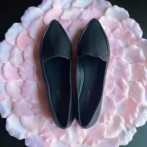 Black Akiva Flats